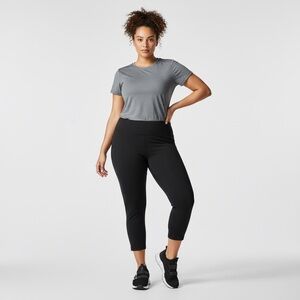 T by Talbots black petite cropped athletic leggings 3XP